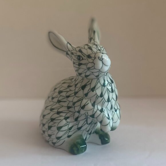 Andrea by Sadek Green & White Herend Style Porcelain Bunny Figurine - Picture 1 of 8